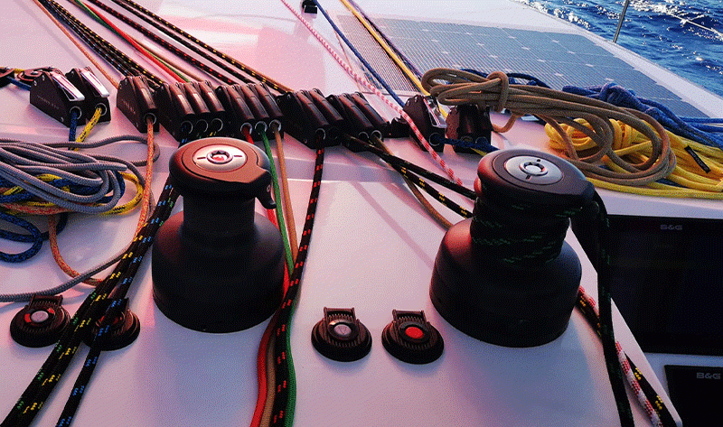 Kabestany żeglarskie – jak działają, jakie wybrać i dlaczego są tak ważne?